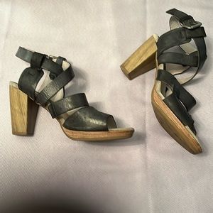 MJUS black leather sandal size 40 (9).